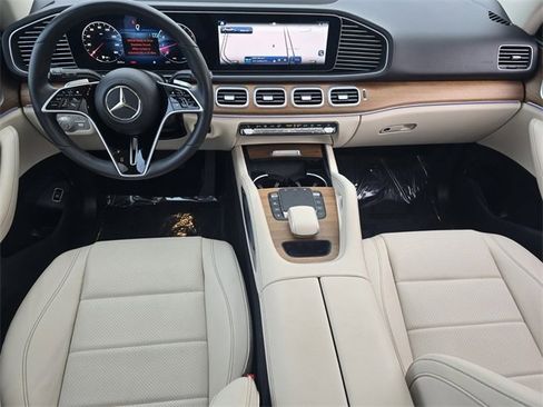 Used 2024 Mercedes-Benz GLE 450 4MATIC image 6