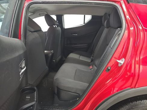 Used 2020 Toyota C-HR LE FWD image 4