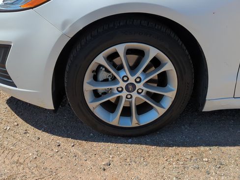 Used 2020 Ford Fusion SE FWD image 10