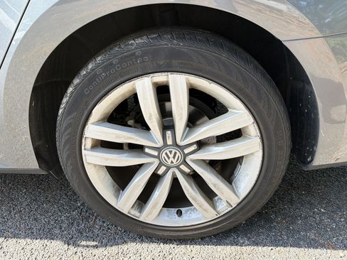 Used 2017 Volkswagen Passat 1.8T SE FWD image 10