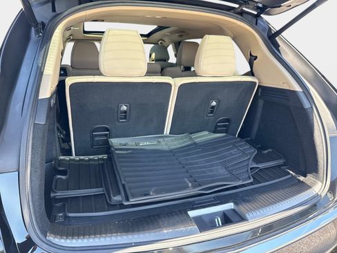 Used 2023 Acura MDX SH-AWD w/ Advance Package image 9