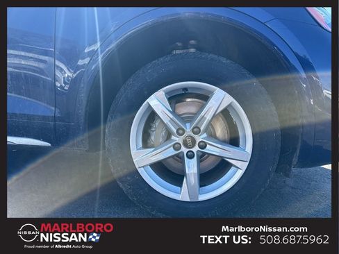 Used 2023 Audi Q5 2.0T Premium w/ Convenience Package image 10