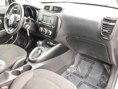 Used 2017 Kia Soul image 32