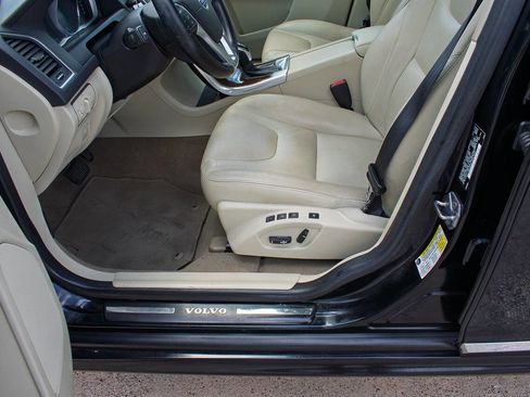 Used 2015 Volvo XC60 3.2 Platinum AWD/4WD image 13