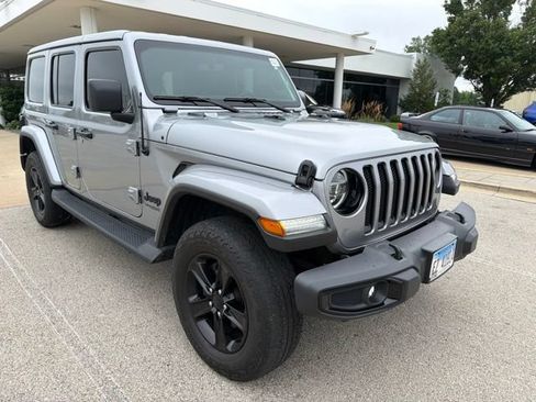 Used 2021 Jeep Wrangler Unlimited Sahara AWD/4WD image 4