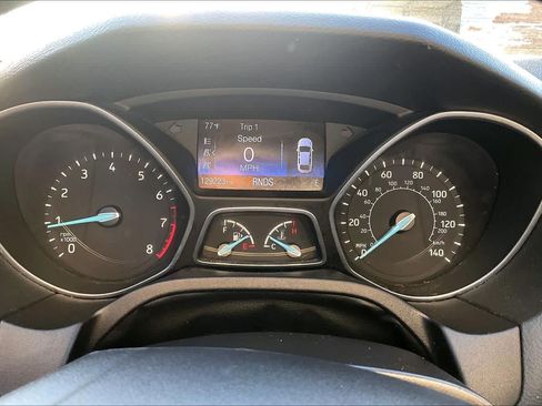 Used 2016 Ford Focus SE w/ Equipment Group 201A FWD image 23