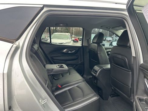 Used 2022 GMC Terrain SLT image 17