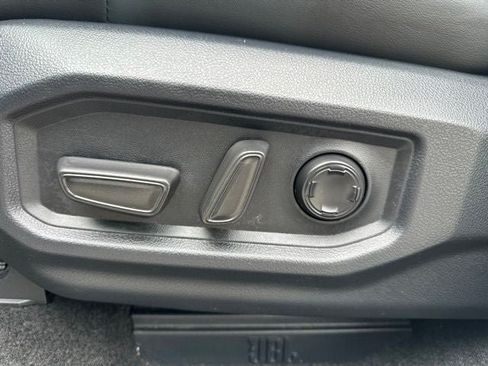 Used 2025 Toyota Sequoia Platinum AWD/4WD image 22