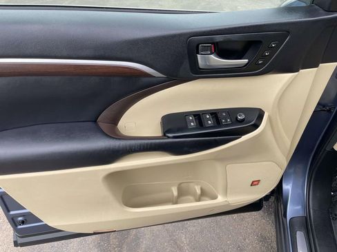 Used 2016 Toyota Highlander Limited image 27