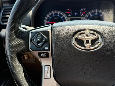 Used 2014 Toyota 4Runner SR5 RWD image 32