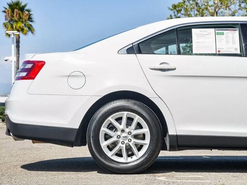 Used 2013 Ford Taurus SE image 10
