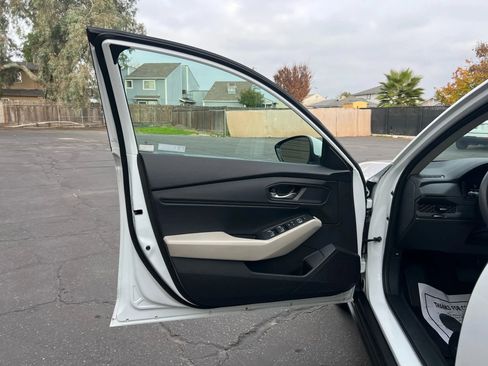 Used 2023 Honda Accord EX image 12