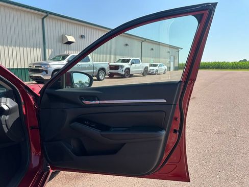 Used 2023 Nissan Altima 2.5 SV FWD image 28