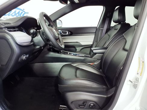 Used 2025 Jeep Compass Limited AWD/4WD image 7