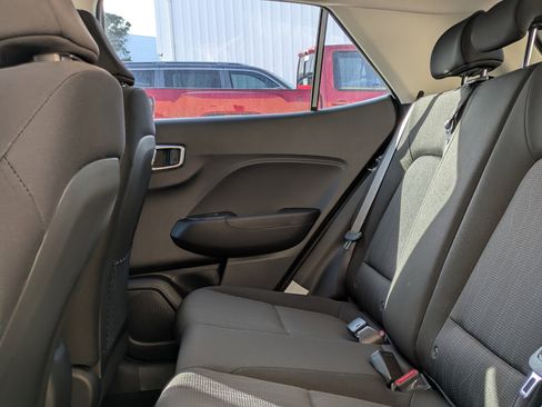 New 2026 Hyundai Venue SE image 17