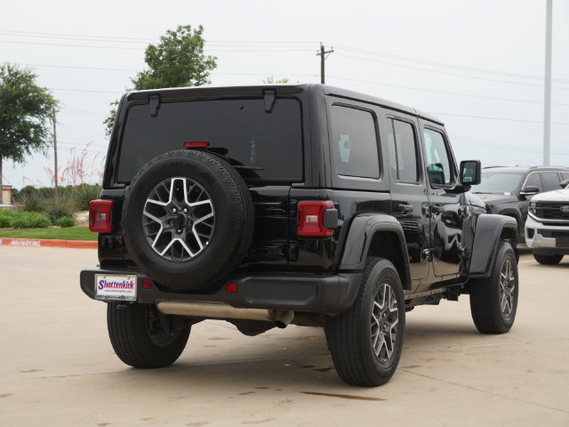 Used 2025 Jeep Wrangler Unlimited Sahara AWD/4WD image 10