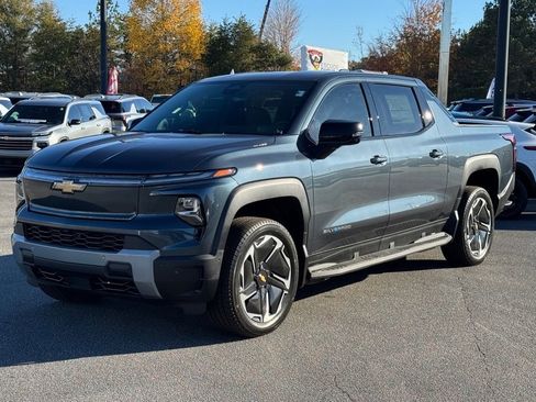 New 2026 Chevrolet Silverado EV LT image 6