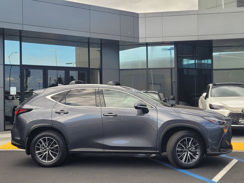 Used 2025 Lexus NX 350h AWD w/ Premium Package image 3