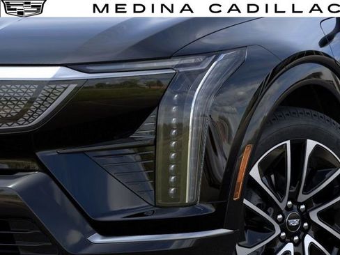 New 2026 Cadillac Optiq Sport 2 image 10