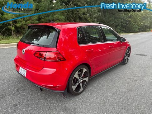 Used 2017 Volkswagen GTI SE FWD image 4