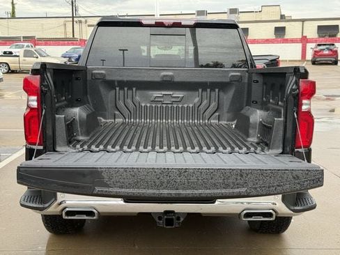 Used 2023 Chevrolet Silverado 1500 LTZ w/ Technology Package AWD/4WD image 34