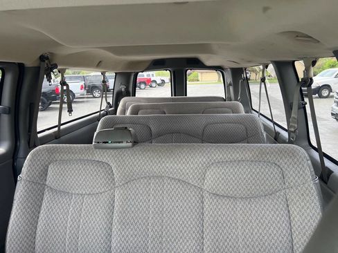 Used 2005 Chevrolet Express 3500 Extended Passenger w/ LS Preferred Equipment Group image 18
