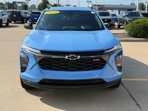 Used 2024 Chevrolet Trax RS w/ Sunroof Package FWD image 10