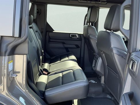 Certified 2025 Ford Bronco Outer Banks w/ Sasquatch Package image 18