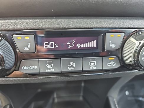 Used 2024 Nissan Kicks SR w/ SR Premium Package FWD image 35