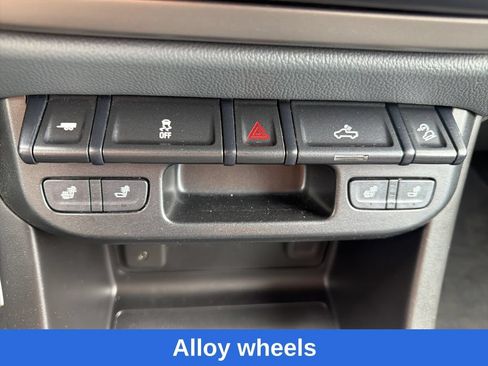 Used 2018 Chevrolet Colorado Z71 AWD/4WD image 19