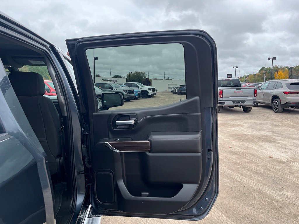 Used 2021 Chevrolet Silverado 1500 RST w/ Convenience Package II AWD/4WD image 31