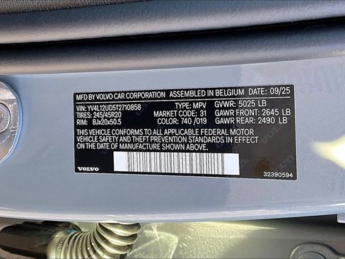 New 2026 Volvo XC40 B5 Ultra w/ Climate Package image 8