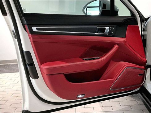 Used 2023 Porsche Panamera Platinum Edition image 26