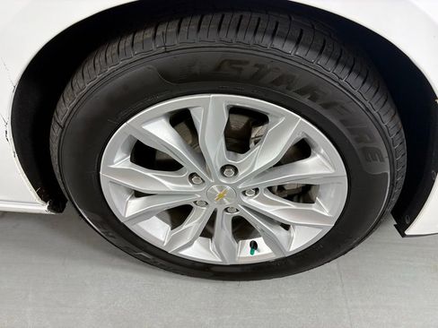 Used 2023 Chevrolet Malibu LT FWD image 12