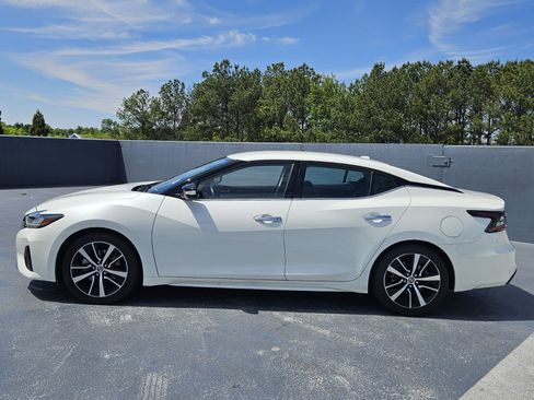Used 2022 Nissan Maxima SV w/ Floor Mat Group FWD image 2