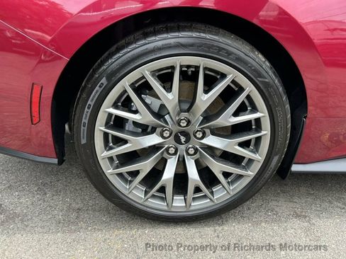 Used 2025 Ford Mustang GT Premium RWD image 9