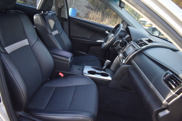 Used 2014 Toyota Camry SE FWD image 12