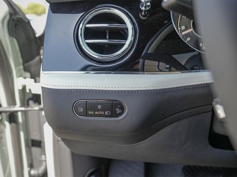 New 2025 Bentley Bentayga Extended Wheelbase image 31