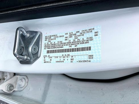 Used 2019 Ford Escape Titanium AWD/4WD image 4
