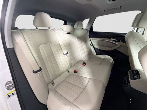 Used 2019 Audi e-tron Premium Plus AWD/4WD image 28