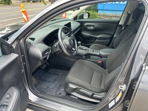 Used 2024 Honda HR-V LX image 9