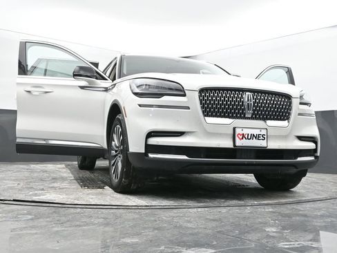 Used 2023 Lincoln Aviator AWD w/ Premium Package image 71