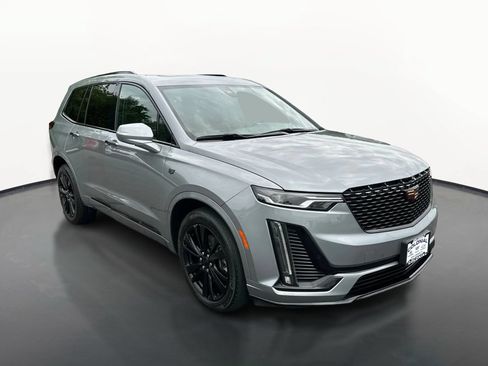 Certified 2023 Cadillac XT6 Premium Luxury AWD/4WD image 3