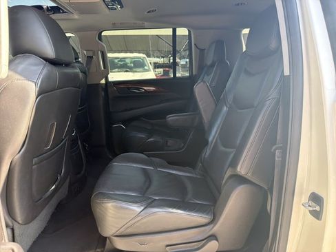 Used 2015 Cadillac Escalade ESV Premium RWD image 17