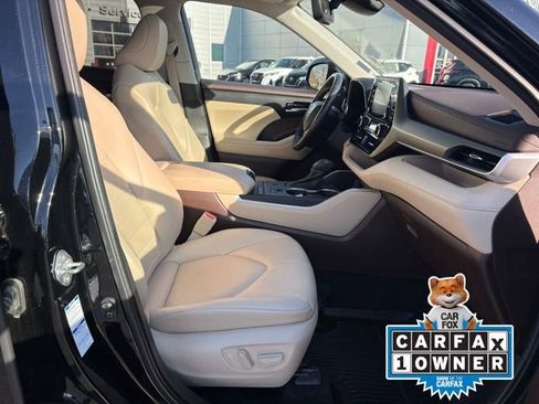 Used 2022 Toyota Highlander XLE image 17