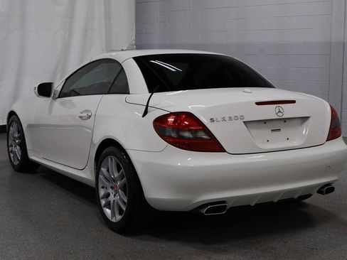 Used 2009 Mercedes-Benz SLK 300 image 3