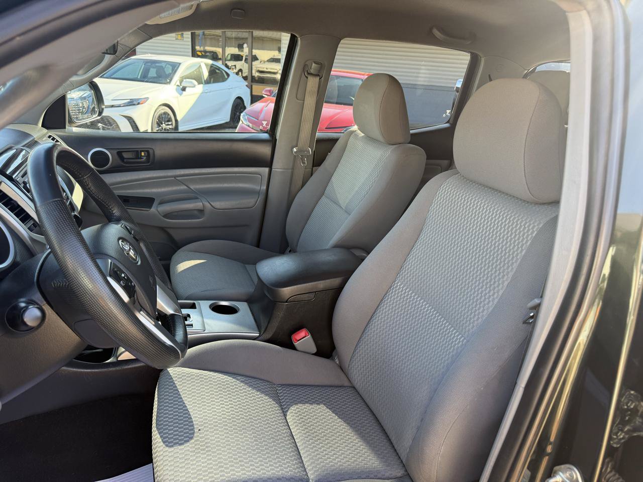 Used 2014 Toyota Tacoma 4x4 Double Cab w/ SR5 Package image 10