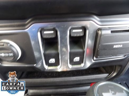 Used 2020 Jeep Wrangler Sport image 24