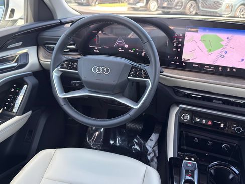 Used 2025 Audi Q5 Premium Plus w/ Premium Plus AWD/4WD image 20