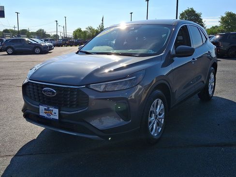 Certified 2023 Ford Escape Active w/ Tech Pack #1 AWD/4WD image 3